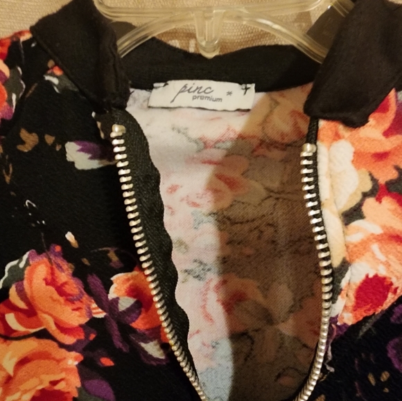 Lightweight Foral Bomber Jacket (8/M) - Picture 3 of 4